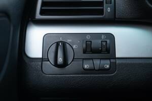Image 40/50 of BMW 320Ci (2001)