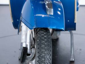 Image 22/37 de Piaggio Vespa PX 200 E (1984)