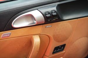Image 17/48 of Porsche 911 Carrera 4S (2007)