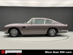 Afbeelding 4/15 van Aston Martin DB 6 Vantage (1967)