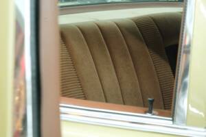 Image 37/50 de Mercedes-Benz 280 SE (1975)