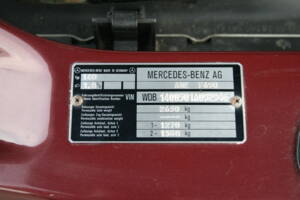Immagine 50/69 di Mercedes-Benz 500 SE (1992)
