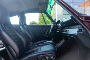 Image 30/46 of Porsche 911 Carrera 4 (1992)