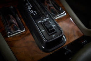 Image 50/97 of Daimler Double Six (1994)