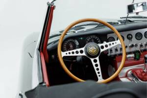 Afbeelding 18/50 van Jaguar E-Type 3.8 (1961)