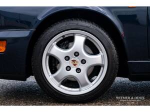 Image 19/33 de Porsche 911 Carrera 4 (1992)