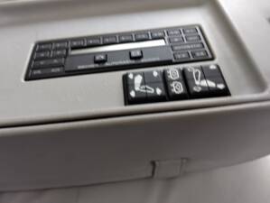 Bild 100/113 von BMW 735i (1986)