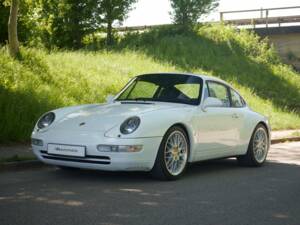 Image 4/42 of Porsche 911 Carrera (1900)