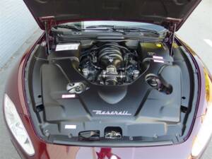 Image 73/98 of Maserati GranTurismo 4.2 (2008)