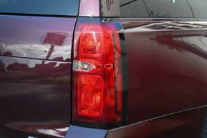 Image 31/50 of Chevrolet Suburban (2017)