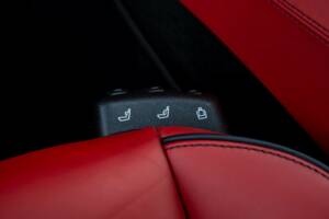 Afbeelding 25/38 van Mercedes-Benz SLS AMG (2010)