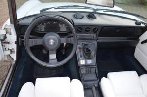 Immagine 8/18 di Alfa Romeo 2.0 Spider (1991)
