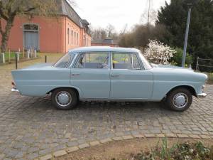 Imagen 8/25 de Mercedes-Benz 200 D (1966)