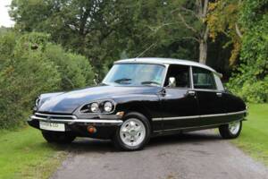 Image 3/8 of Citroën DS 21 (1972)