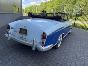 Afbeelding 10/50 van Mercedes-Benz 220 SE Cabriolet (1960)