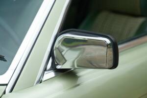 Image 24/50 of Mercedes-Benz 500 SLC (1984)