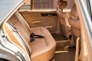 Bild 51/76 von Mercedes-Benz 500 SEL (1985)