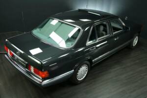 Image 6/30 of Mercedes-Benz 560 SEL (1989)