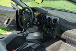 Image 36/50 of Ferrari 430 Scuderia (2008)