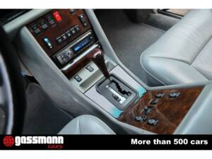 Afbeelding 13/15 van Mercedes-Benz 560 SEL (1990)