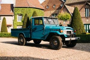 Image 3/27 of Toyota Land Cruiser FJ 45 (1976)