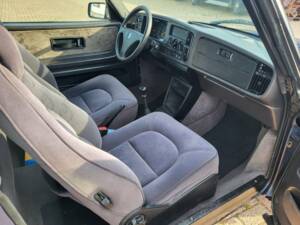 Image 2/8 de Saab 900 2.0i 16V (1992)