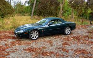 Image 2/39 of Jaguar XK8 4.0 (1998)