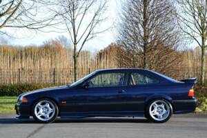 Image 2/50 of BMW 323i (1998)