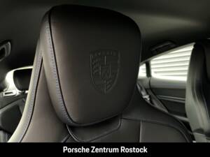 Bild 18/31 von Porsche Taycan 4S (2026)