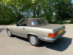 Immagine 9/50 di Mercedes-Benz 420 SL (1989)