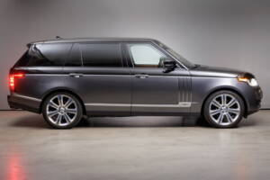 Bild 10/34 von Land Rover Range Rover Autobiography SDV8 (2015)