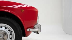 Image 12/15 de Alfa Romeo 2000 GT Veloce (1974)