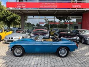 Image 1/19 of MG MGB (1973)