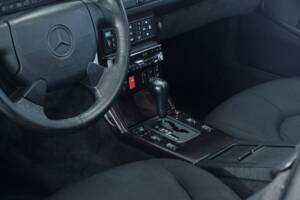 Image 37/50 de Mercedes-Benz SL 500 (1996)