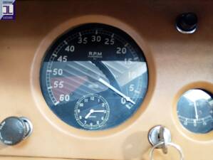 Image 33/57 of Jaguar XK 120 SE OTS (1953)