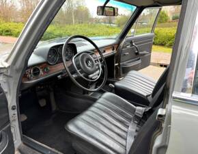 Bild 2/12 von Mercedes-Benz 250 (1971)