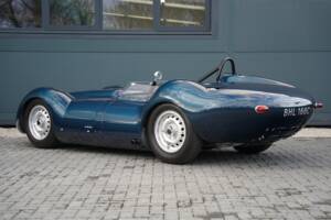 Image 2/50 of Lister Knobbly (1958)