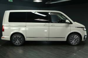 Image 6/50 of Volkswagen T6 Multivan 2.0 TDI (2020)