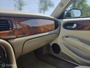 Bild 22/41 von Jaguar XJ 8 Executive (1997)