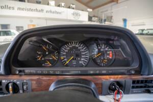 Image 13/27 of Mercedes-Benz 500 SEC (1988)