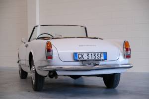 Image 13/16 of Alfa Romeo 2600 Spider (1962)