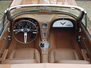 Bild 11/24 von Chevrolet Corvette Sting Ray Convertible (1964)
