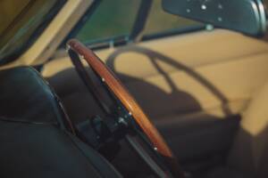 Image 56/99 of Aston Martin DB 6 Volante (1968)