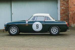 Image 10/50 of MG MGB GT (1965)