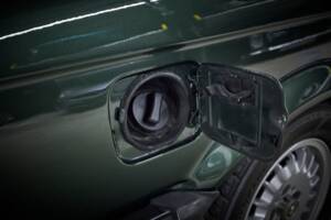 Image 33/90 of BMW 325i (1987)