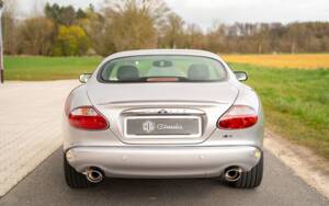 Bild 7/37 von Jaguar XKR (2001)