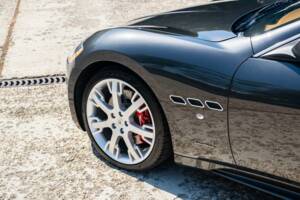 Bild 19/37 von Maserati GranTurismo S (2010)
