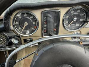 Image 21/49 of Mercedes-Benz 280 SL (1971)