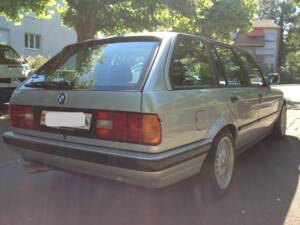 Immagine 36/50 di BMW 325i Touring (1992)
