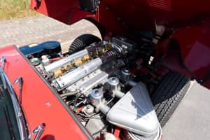 Image 32/80 of Jaguar E-Type 4.2 (1966)